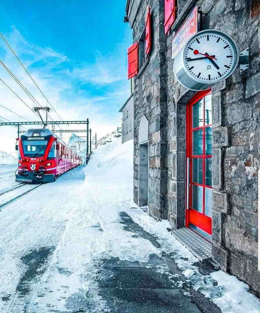 Paisaje nevado del Tren Bernina