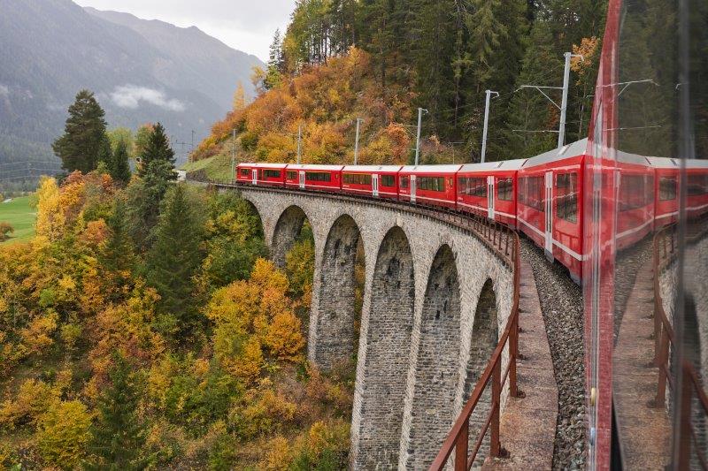 Tren Bernina desde St Moritz a Tirano