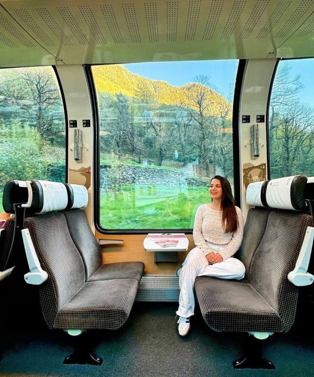 Interior del Bernina Express con techo acristalado