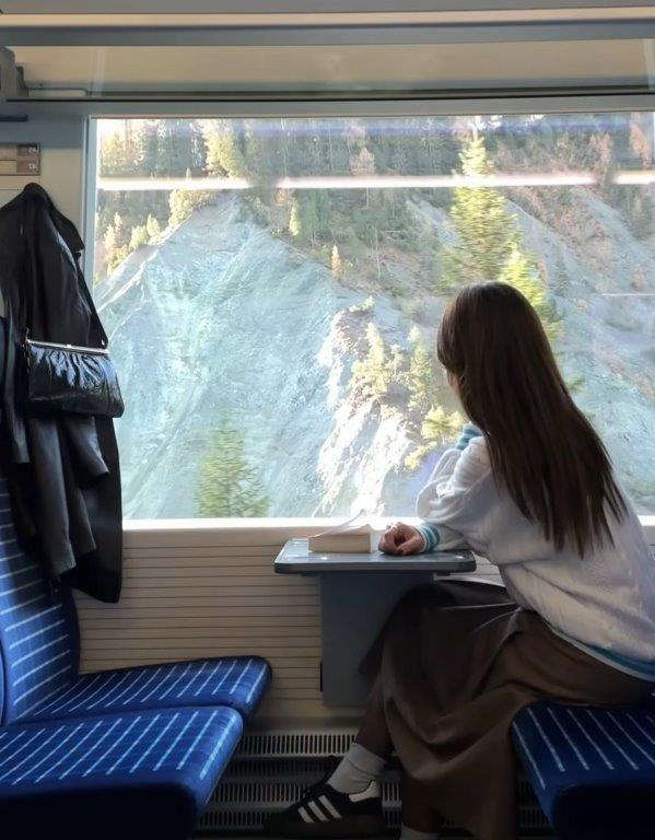 Tren Bernina regional con nieve