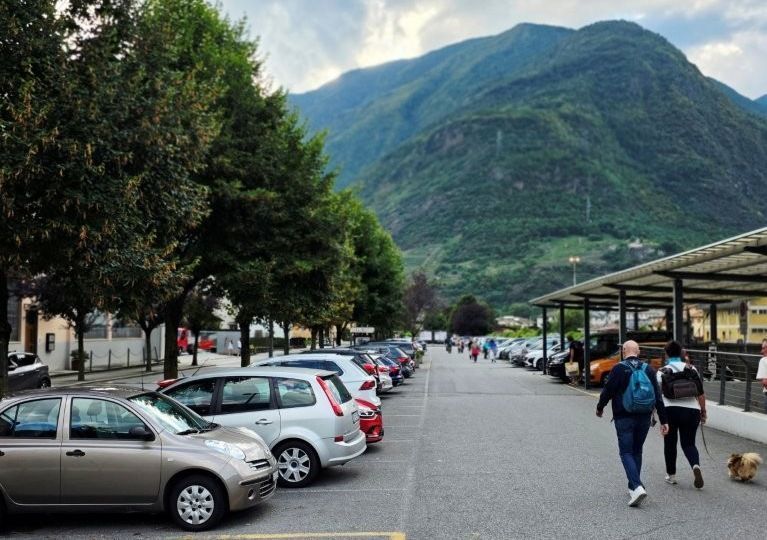 ¿Dónde aparcar en Tirano para tomar el tren Bernina?