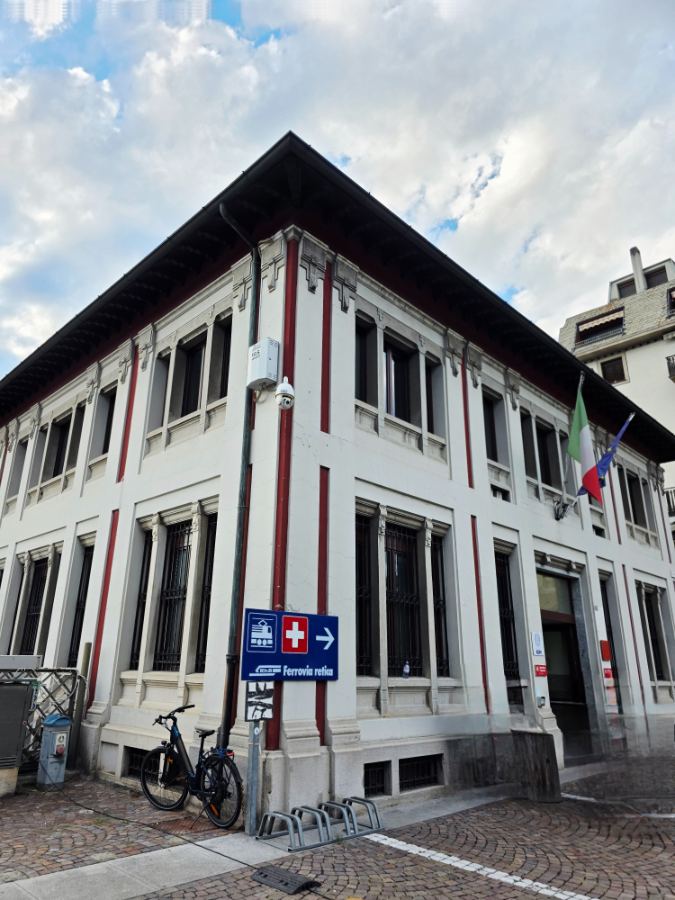 ¿Desde qué estación de Tirano parte el Bernina?