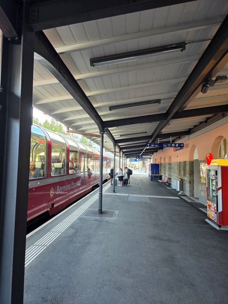 Estación de tren de Pontresina, fotografía propia