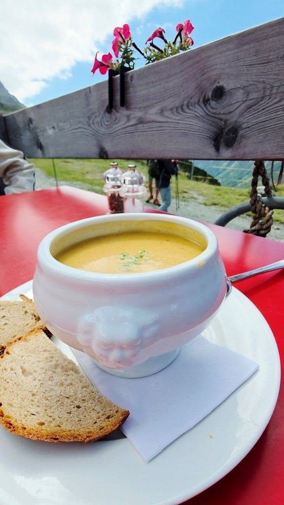 Sopa caliente en las montañas de Pontresina, fotografía propia